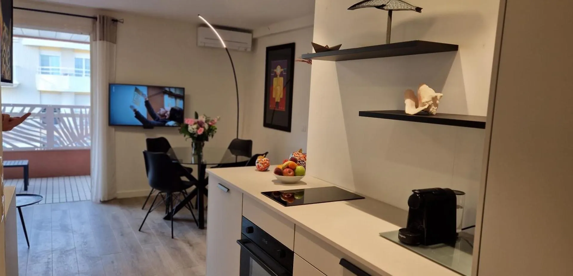 אנטיב Juan 4 Prs, Clim, 300M Plage, Piscine, Parking