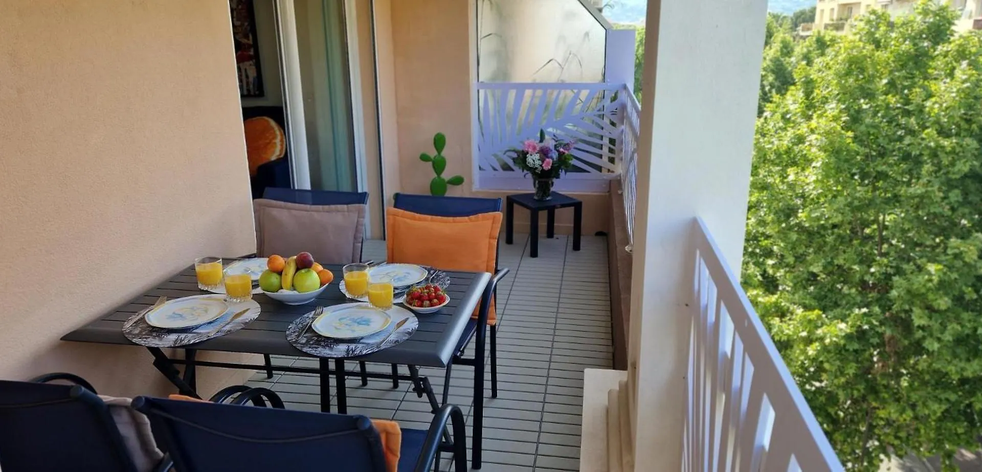 אנטיב Juan 4 Prs, Clim, 300M Plage, Piscine, Parking 0*,