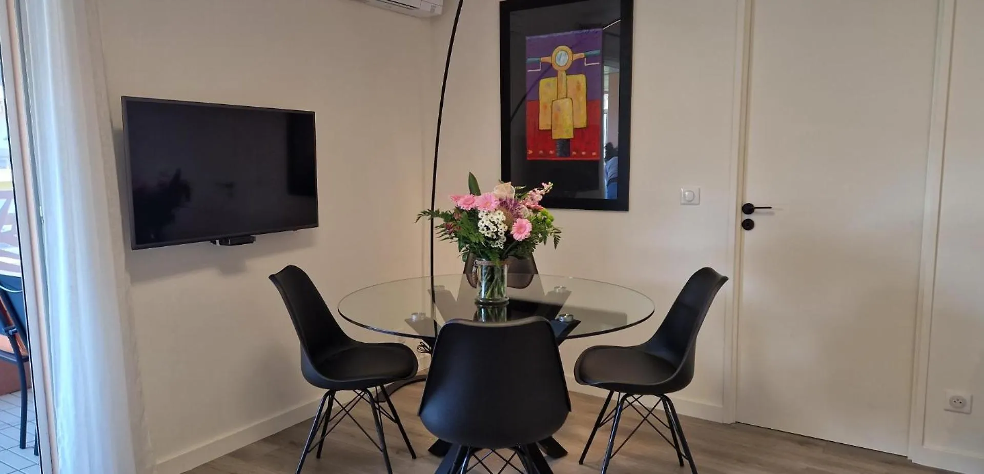 Apartment Juan 4 Prs, Clim, 300M Plage, Piscine, Parking Antibes