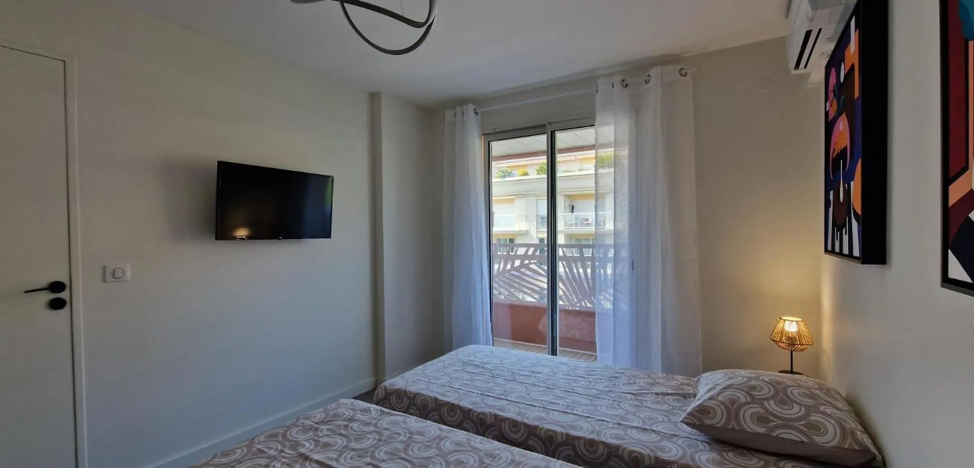 Juan 4 Prs, Clim, 300M Plage, Piscine, Parking Antibes