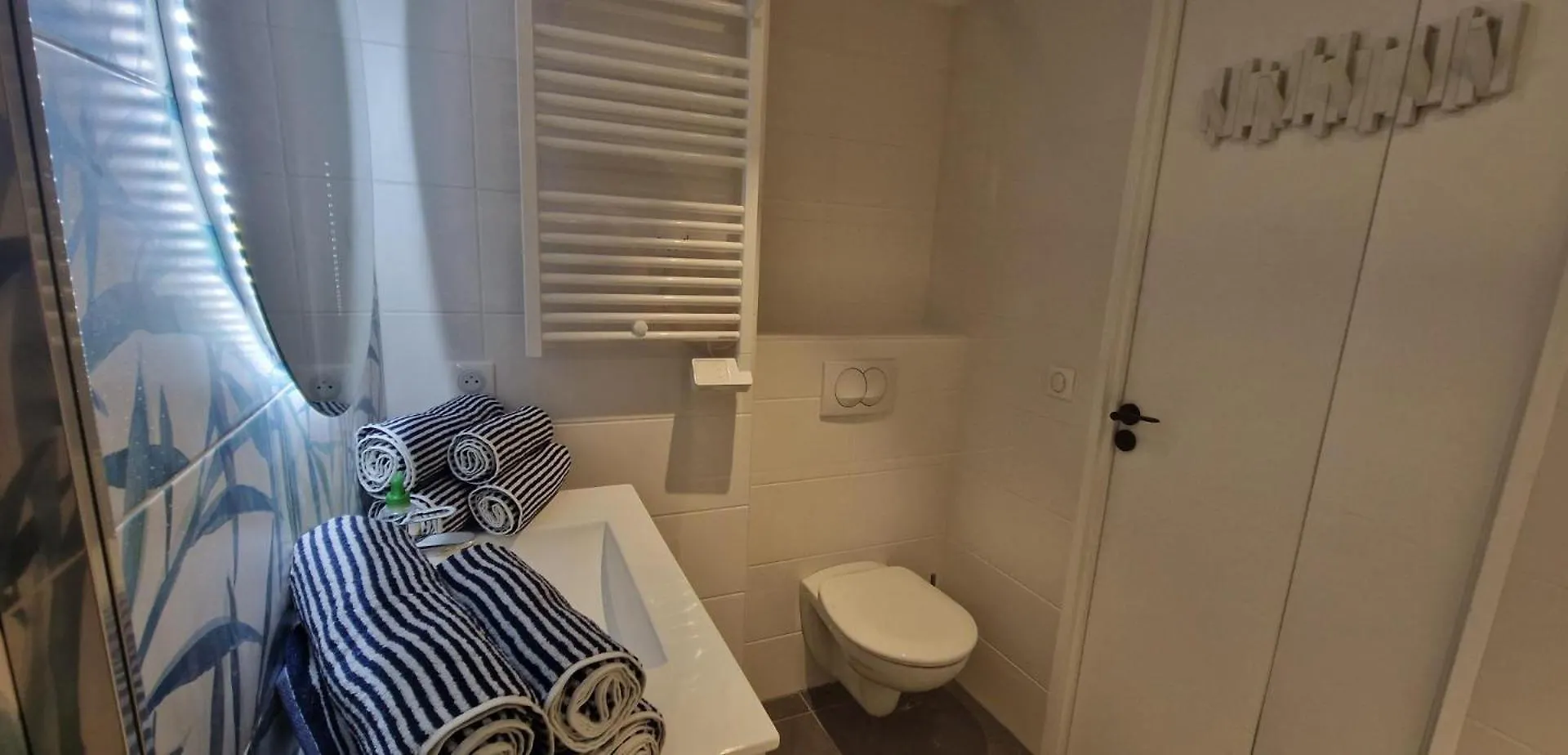 Apartment Juan 4 Prs, Clim, 300M Plage, Piscine, Parking Antibes France